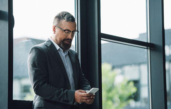 Des verres conçus pour prévenir et réduire la fatigue visuelle.